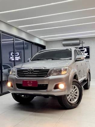 TOYOTA HILUX 2.7 SRV 4X2 CD 16V FLEX 4P AUTOMÁTICO TOYOTA HILUX 2.7 SRV 4X2 CD 16V FLEX 4P AUTOMÁTICO